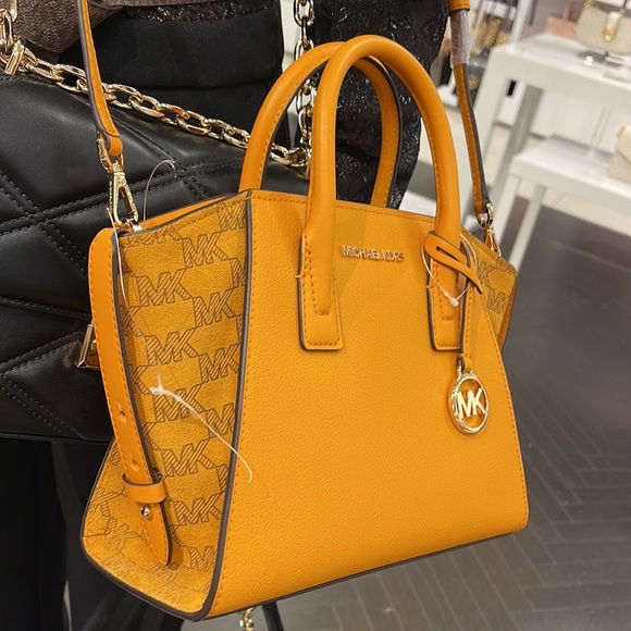 Michael Kors Avril Small Signature PVC Top Zip Satchel Crossbody Bag
Honeycomb - Picture 13 of 16